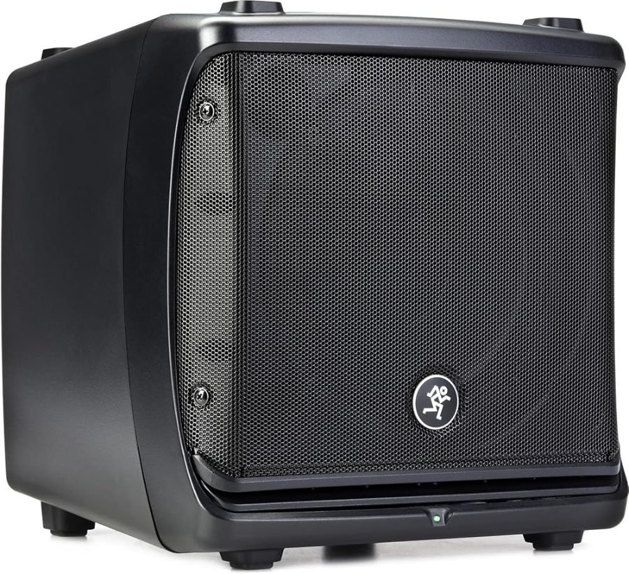 Mackie DLM8 2000W compact powered speaker with digital mixer