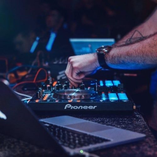 Pioneer DDJ-1000 professional DJ controller for clubs